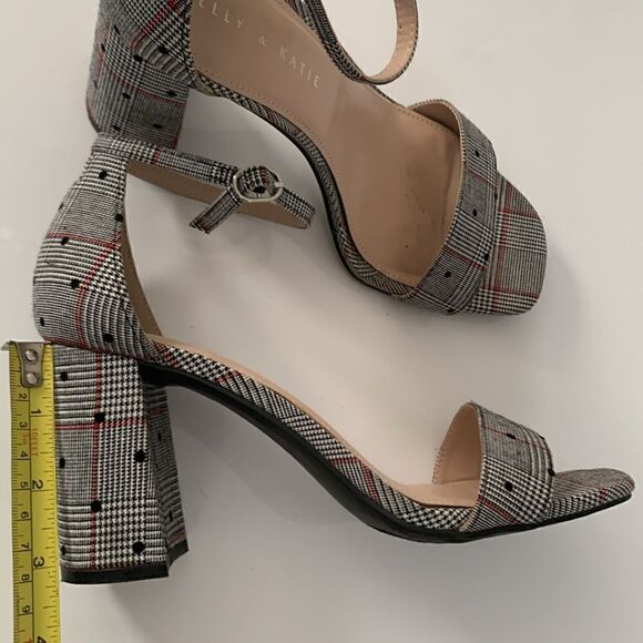 Kelly&Katie Heeled Sandals Size 8 - Picture 4 of 13